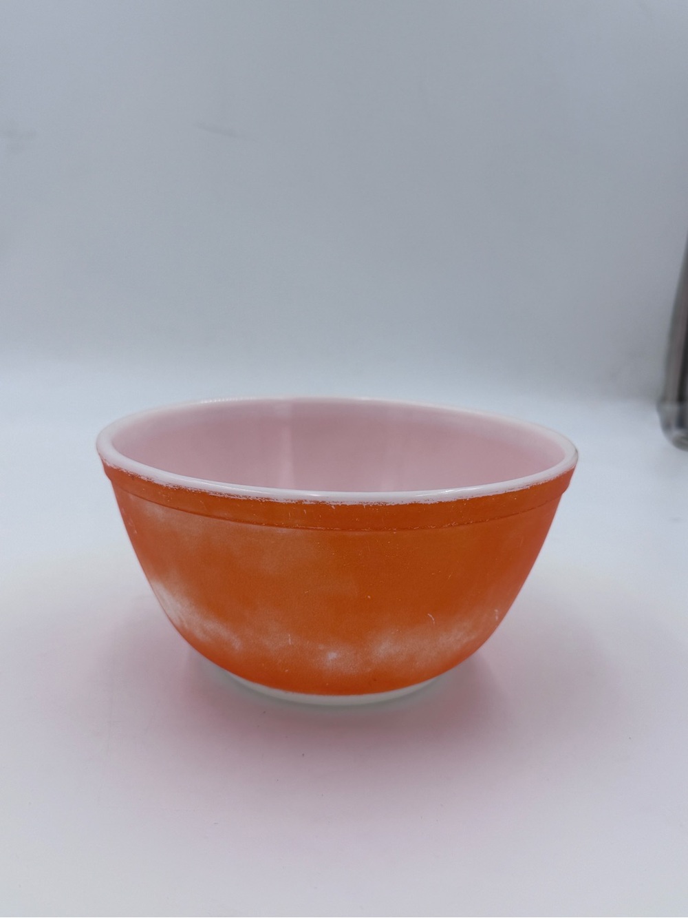 Vintage Pyrex 402 1.5 qt flameglo ombré fire orange mixing bowl milk glass